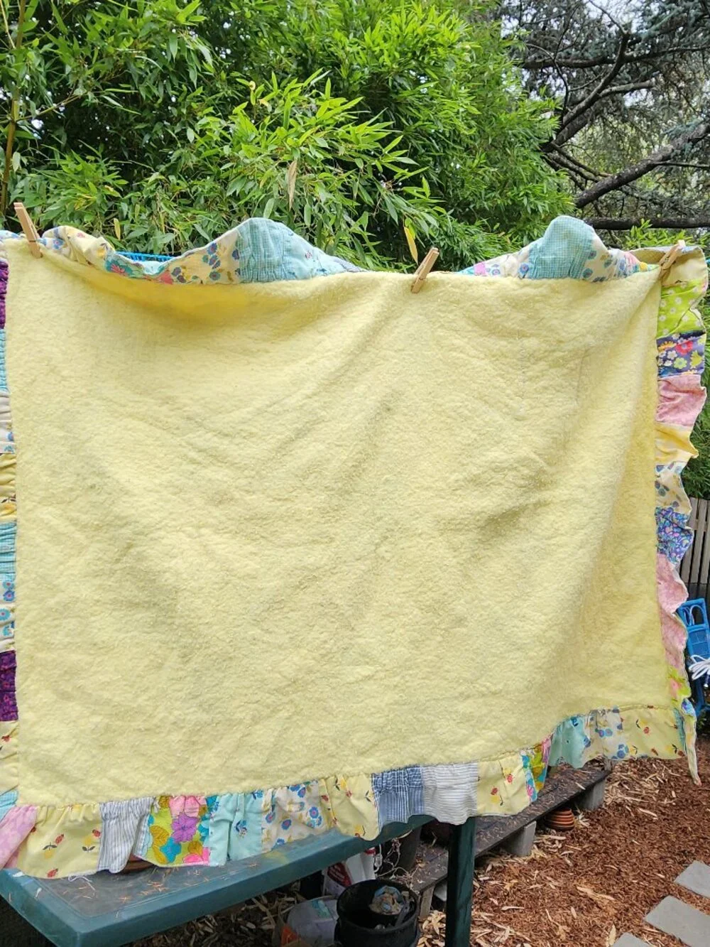 Vintage 1970s baby blanket quilt homemade by my Granny Hazel W 🌼 🌸 Antique
